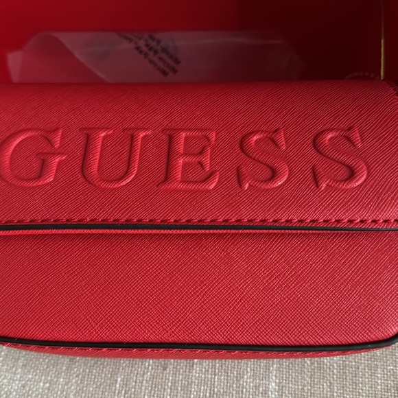 Guess “Sandria Mini” Crossbody NWT - Picture 3 of 8